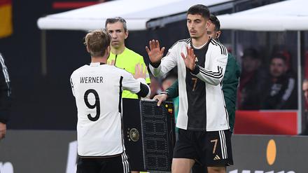 Kai Havertz für die 9. Der Profi vom FC Chelsea ist eigentlich Mittelfeldspieler, taugt aber auch für die Rolle des Mittelstürmers.