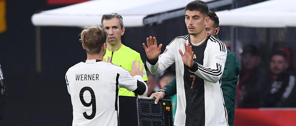 Kai Havertz für die 9. Der Profi vom FC Chelsea ist eigentlich Mittelfeldspieler, taugt aber auch für die Rolle des Mittelstürmers.