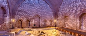 Das Hamam erklingt. Sound-Installation von Tarek Atoui.