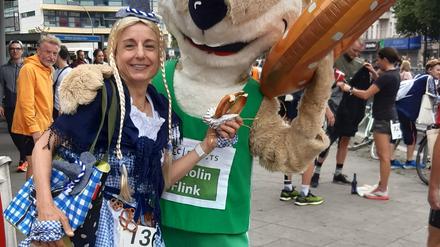 Rita Solaro im Dirndl. Fast schon ein normales Kostüm für ihre Verhältnisse.