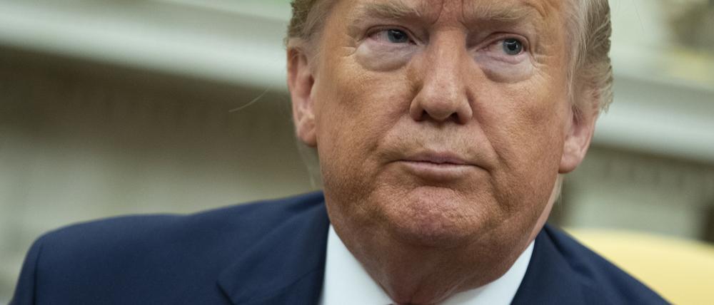 13.12.2019, USA, Washington: US-Präsident Donald Trump während eines Treffens mit Benítez (nicht im Bild), Präsident von Paraguay, im Oval Office im Weißen Haus. Foto: Evan Vucci/AP/dpa +++ dpa-Bildfunk +++ |