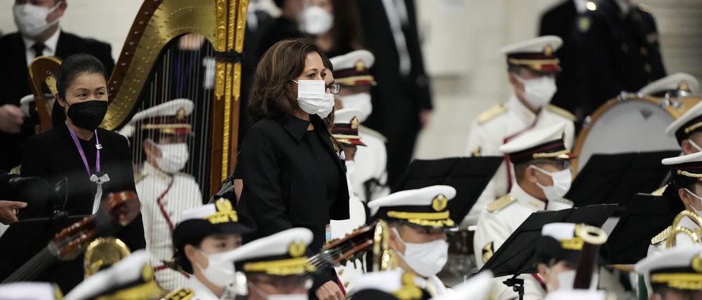 Kamala Harris beim Trauerakt für Shinzo Abe. 