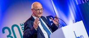 NDR-Intendant Joachim Knuth sieht die Notwendigkeit eines kulturellen Wandels in Führung und im redaktionellen Miteinander.
