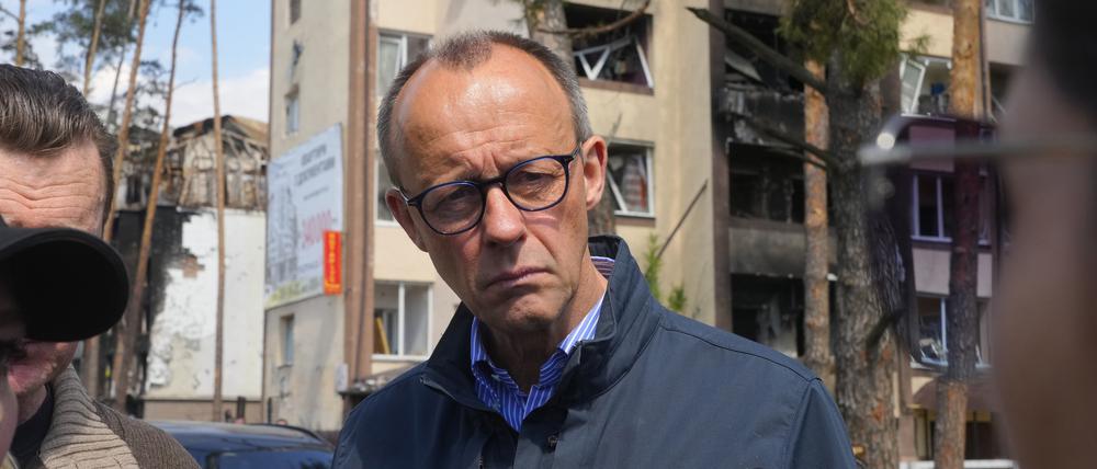 Friedrich Merz im zerstörten Irpin. 