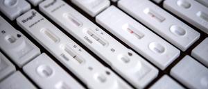 Die Zahl der positiven Corona-Tests steigt.