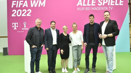 Das WM-Team von Magenta TV um Johannes B. Kerner (l.)