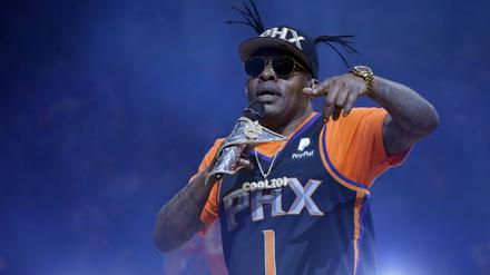Phoenix im April 2019: Coolio tritt in der Halbzeitpause eines NBA-Basketballspiels zwischen den Phoenix Suns und den New Orleans Pelicans auf. 