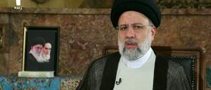 Irans Präsident Ebrahim Raisi in einem Video während eines Interviews.