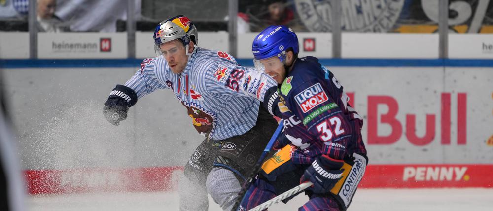 Ex-Eisbär Ryan McKiernan (l.) wirkte im Duell zwischen München und Berlin zielstrebiger als die ehemaligen Kollegen.