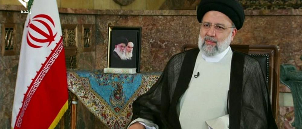 Irans Präsident Ebrahim Raisi bei einem Fernsehinterview am Donnerstag in Teheran.
