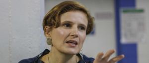 Katja Kipping (Die Linke), Berliner Senatorin für Integration, Arbeit und Soziales, spricht bei einer Pressekonferenz.