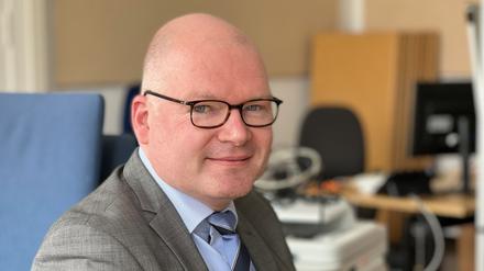 Er will nicht bis zum Gerichtsurteil abwarten: Stadtrat Tim Richter plant so, als ob eine Wahlwiederholung schon stattfinde.