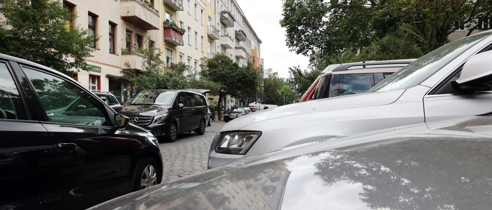 Der Graefekiez soll für privates Parken gesperrt werden. Das Versuchsprojekt heißt Graefekiez ohne Parkplätze, noch stehen hier Autos.