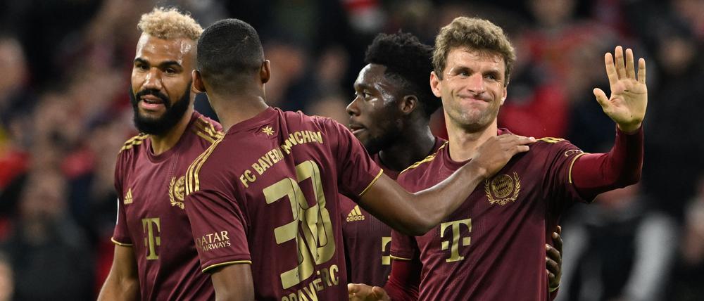 Thomas Müller kann sich bei einem Bayern-Spiel wieder mal freuen. 