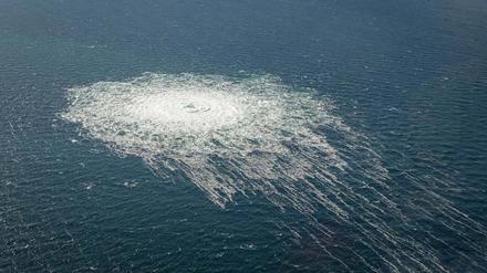 Blick aus einem dänischen F-16-Abfangjäger auf das Nord Stream 2-Gasleck südlich von Dueodde, Dänemark, am Dienstag, 27. September 2022.