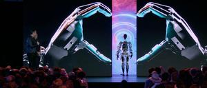 Elon Musk bei der Präsentation des humanoiden Roboters „Optimus“ in Palo Alto, Kalifornien, am 30. September 2022.