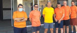 ARCHIV - 18.06.2020, Venezuela, Caracas: HANDOUT - Dieses undatierte Dateifoto, das am 18. Juni 2020 von Venezuelas Außenminister Arreaza auf Twitter gepostet wurde, zeigt die CITGO-Ölmanager Jose Angel Pereira (von links nach rechts), Gustavo Cardenas, Jorge Toledo, Jose Luis Zambrano, Tomeu Vadell und Alirio Jose Zambrano vor dem Bolivarian National Intelligence Service. Mehrere seit Jahren in Venezuela inhaftierte Amerikaner sind im Austausch gegen zwei in den USA verurteilte Verwandte von Präsident Maduro freigekommen. Bei den sieben Freigelassenen handelt es sich größtenteils um ehemalige Ölmanager von Citgo, der US-Tochter des staatlichen venezolanischen Ölkonzerns PDVSA. (BESTMÖGLICHE QUALITÄT) (zu dpa: "Gefangenenaustausch: Mehrere in Venezuela inhaftierte Amerikaner frei") Foto: -/Jorge Arreaza/Venezuela Foreign Ministry/AP/dpa - ACHTUNG: Nur zur redaktionellen Verwendung und nur mit vollständiger Nennung des vorstehenden Credits +++ dpa-Bildfunk +++