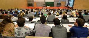 Potsdamer Jura-Studenten im  Hörsaal 2020