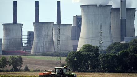Braunkohlekraftwerk Neurath von RWE: Mit dem Kohleausstieg steigt der Druck, die Kraftwerksstrategie umzusetzen und neue Back-up-Kapazitäten zu schaffen. 