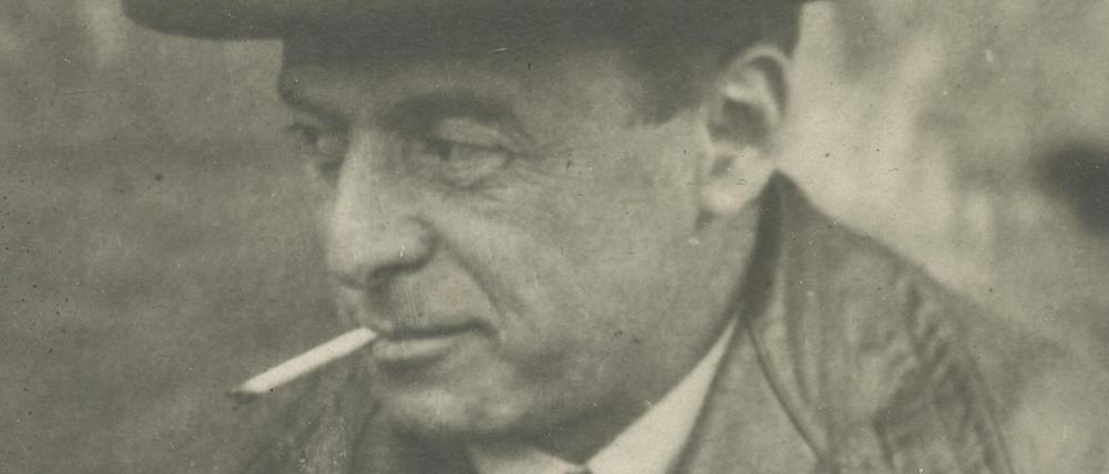 Vom Lehrer zum Schriftsteller. Hermann Borchardt, über den sein Freund George Grosz sagte: „Die Wahrheit war sein liebstes Hobby“. Das Foto wurde 1935 in Minsk aufgenommen.