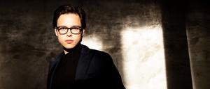 Der finnische Dirigent wurde 2000 geboren. 