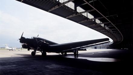 Viele Rätsel umgeben den Absturz der in Berlin gestartete Junkers Ju 52 (Symbolbild) kurz vor Ende des Zweiten Weltkriegs nahe des Dorfes Glienig im Süden Brandenburgs.