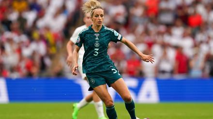 Für Nationalspielerin Kathrin Hendrich ist der EM-Hype noch immer vorhanden. Nun liege es am DFB-Team, im Duell mit Frankreich eine gute Leistung zu zeigen und die Entwicklung so weiter voranzutreiben.