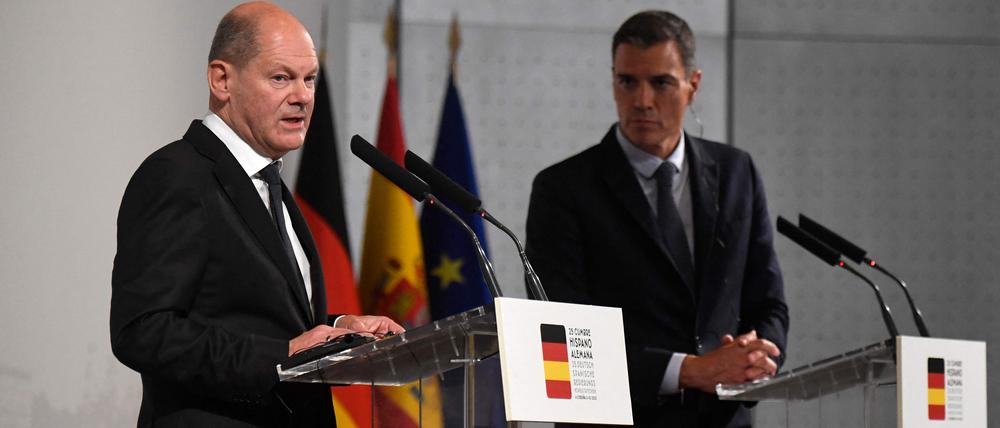 Olaf Scholz mit dem spanischen Premier Pedro Sánchez.