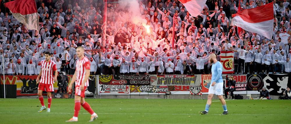 Bei dem Europa-League-Duell zwischen Union und Malmö gab es Ausschreitungen beider Fanlager.