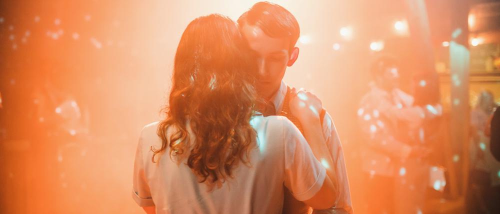 Die erste Liebe beginnt oft mit einem Tanz.