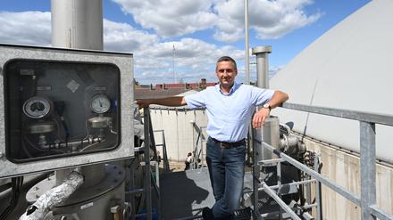 Michael Knape, Bürgermeister von Treuenbrietzen, ist stolz auf die autarke Energieversorgung in Feldheim. 