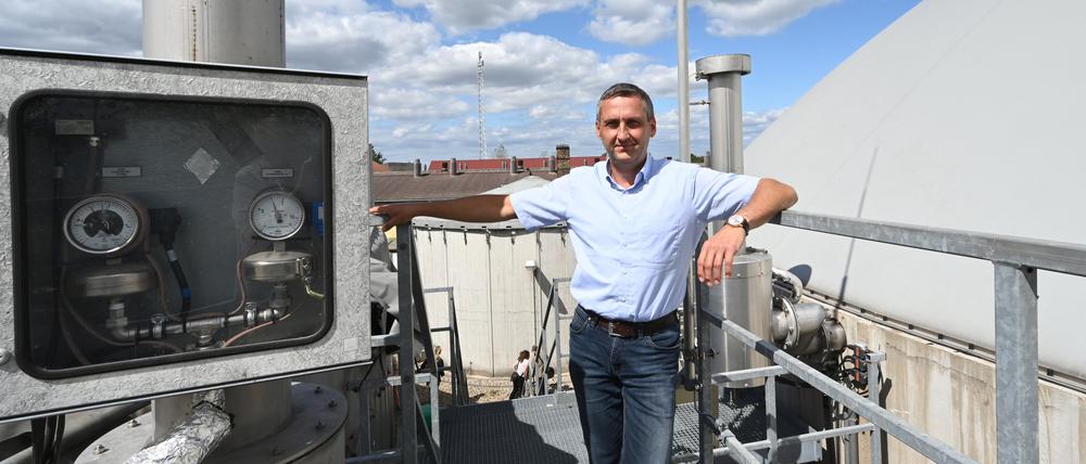 Michael Knape, Bürgermeister von Treuenbrietzen, ist stolz auf die autarke Energieversorgung in Feldheim.
