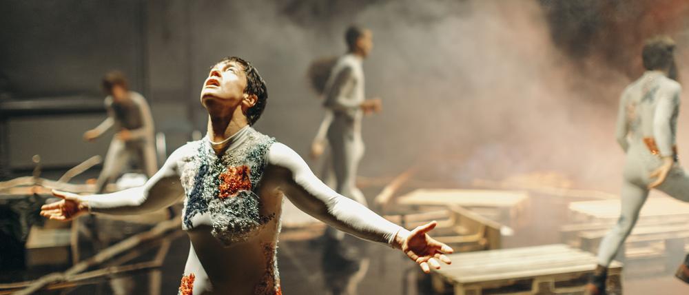 „How to die - Inopiné“ von Mia Habib feiert in der fabrik Potsdam seine Deutschlandpremiere.