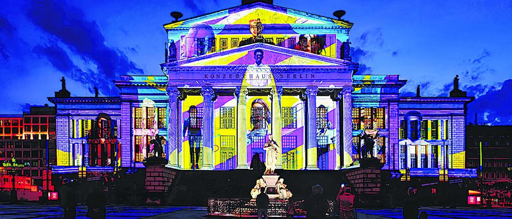 Die Lichter dürfen nicht ausgehen, jedenfalls nicht in den Kulturtempeln.  
