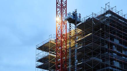 Nur bauen ist die Lösung. Das gilt auch für sozialen Wohnraum. Doch der stockt in der Hauptstadt.