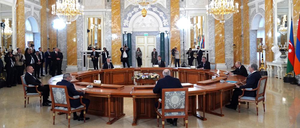 Ein Meeting in Sankt Petersburg.
