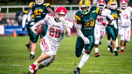 Potsdam-Runningback Karri Pajarinen (li.) erzielte beim Halbfinalsieg über Köln einen Touchdown.