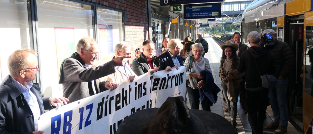 Der Sonderzug fuhr durch von Templin nach Berlin - sonst endet die RB12 in Oranienburg.