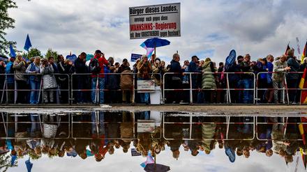 Unter anderem forderten Teilnehmer der Demonstration eine Aussöhnung mit Russland.