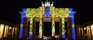 Das illuminierte Brandenburger Tor beim Festival of Lights im vergangenen Jahr.