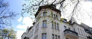 In den nächsten Tagen stimmt die BVV Reinickendorf darüber ab, ob sich der Ortsteil Borsigwalde auch offiziell so nennen darf. Bisher gehört er zu Berlin-Wittenau, aufgenommen am 16. April 2012.
Im Bild: Häuser und Detailaufnahmen in der alten Arbeitersiedlung Borsigwalde in der Ernststraße.

Foto: Kitty Kleist-Heinrich