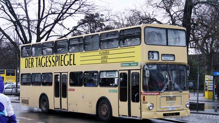 Traditionsbus mit Tagesspiegel Reklame