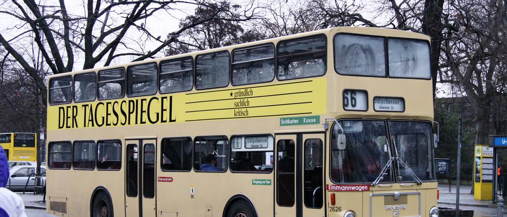 Traditionsbus mit Tagesspiegel Reklame