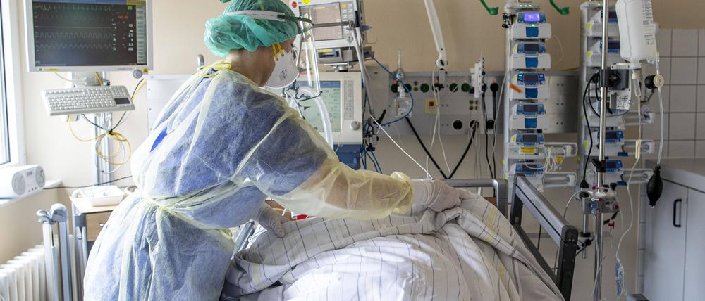 Bundesweit droht Kliniken wegen steigender Kosten die Pleite.