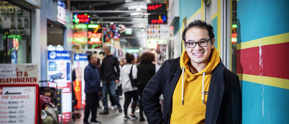 Tran Nam Nguyen in dem Dong Xuan Center.