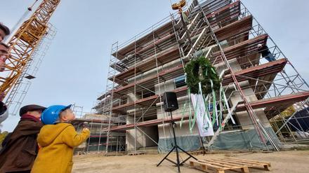 Richtfest bei der künftigen Kita am Bornstedter Feld.