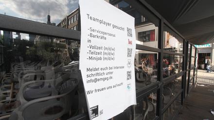 Das Gastgewerbe wirbt in Berlin-Brandenburg eher selten mit Anzeigen in Medien um Arbeitskräfte. 