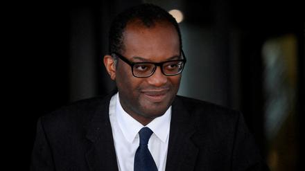 Finanzminister Kwasi Kwarteng reiste vorzeitig von einer wichtigen Tagung in Washington zurück nach London.