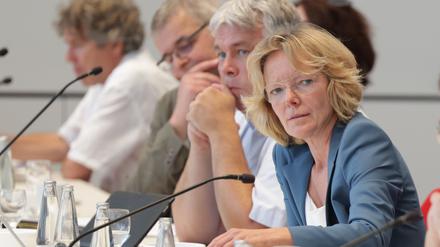 Der RBB hat Susann Lange, Juristische Direktorin des Senders, von ihren Aufgaben entbunden. Dagegen klagt sie.