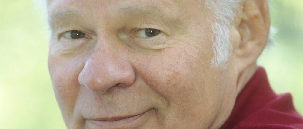 Die Rolle des kauzigen Trappers Sam Hawkens machte den Schauspieler Ralf Wolter berühmt: Im Alter von 95 Jahren ist der Star aus zahlreichen Karl-May-Filmen gestorben.